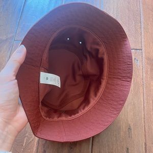 Lululemon bucket hat
